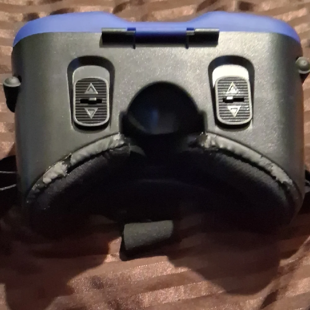 Innovative Black VR Headset